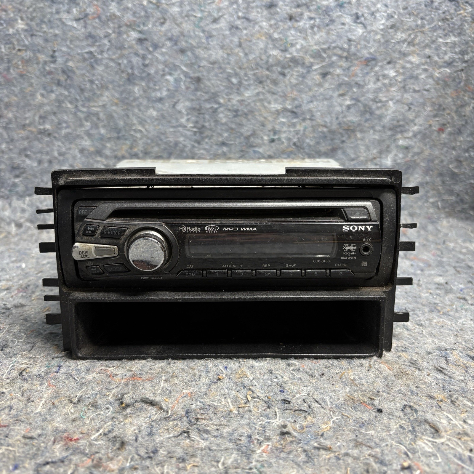Sony CDX-GT330 Car CD MP3 WMA Receiver Stereo Head Unit AUX HD Radio UNTESTED