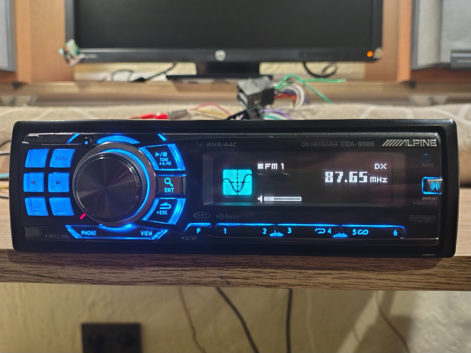 Alpine CDA-9886 Car Stereo CD Receiver Fully Working 4V Pre out Good Shape