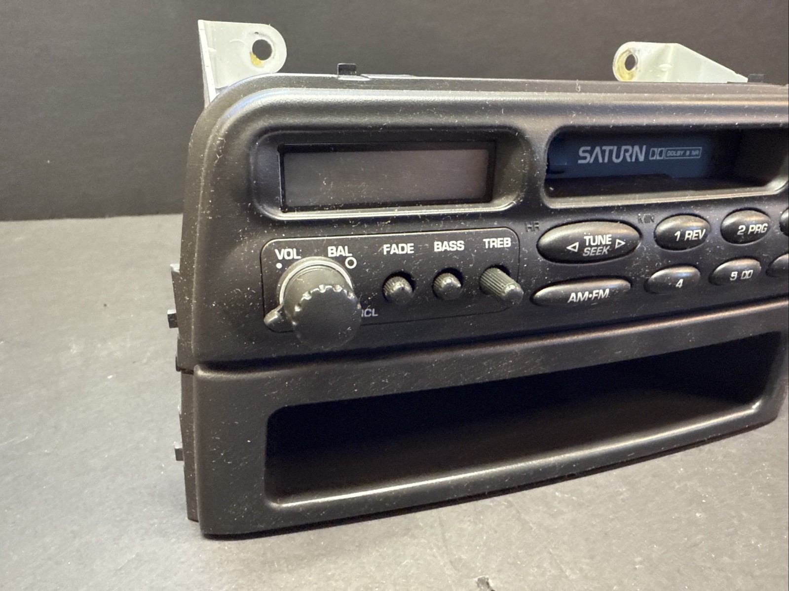1990’s Saturn In Dash Radio Cassette Player With Tray UR100573668 21023552