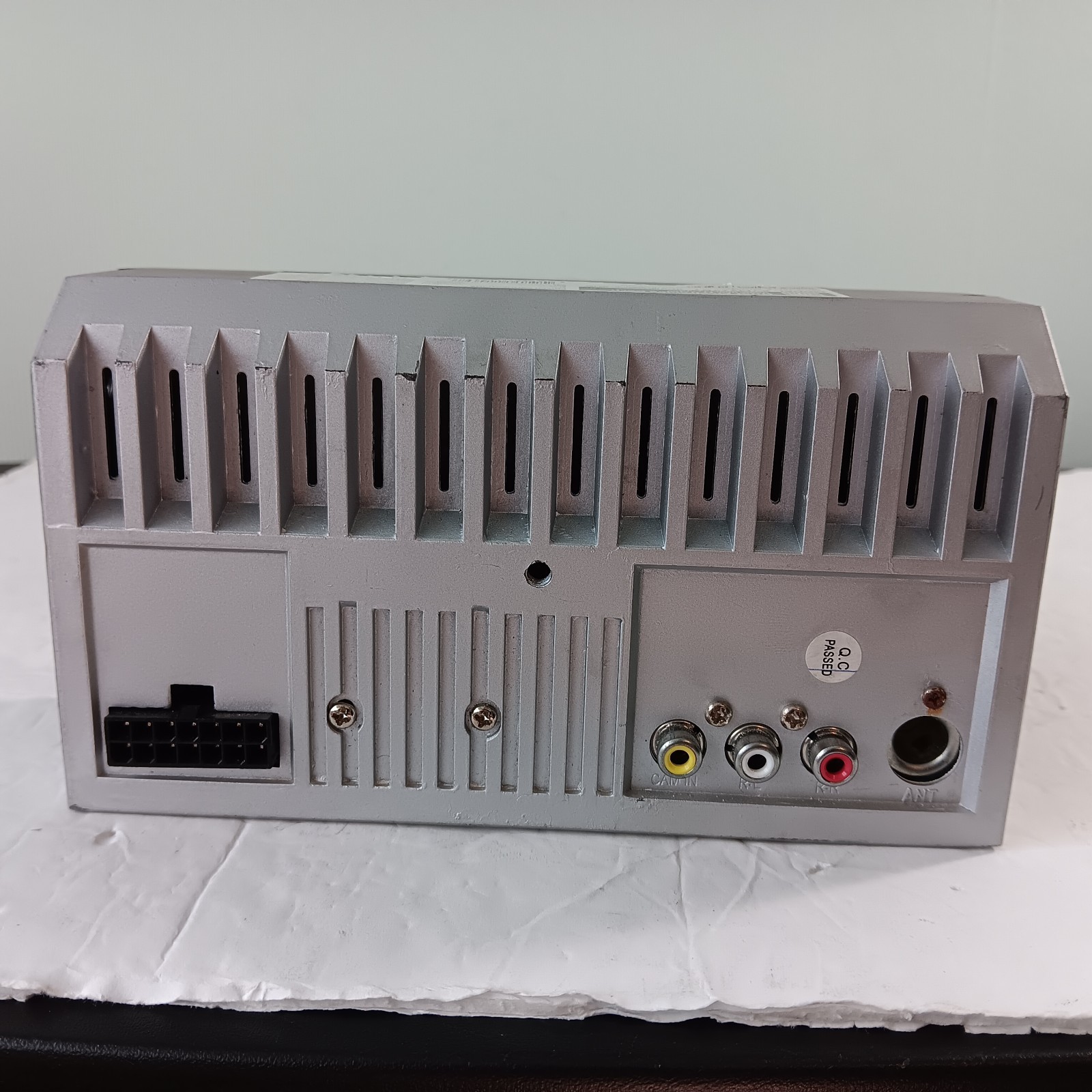 Dual Electronics XVM279BT 7″ Touchscreen Multimedia AM/FM Receiver (Untested)
