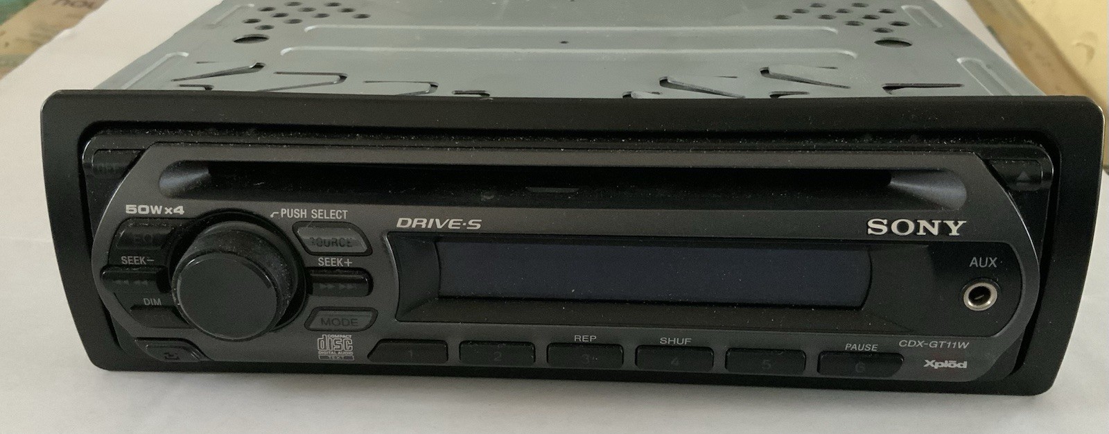 Sony CDX-GT11W Indash FM/AM Radio CD Player Untested, Parts