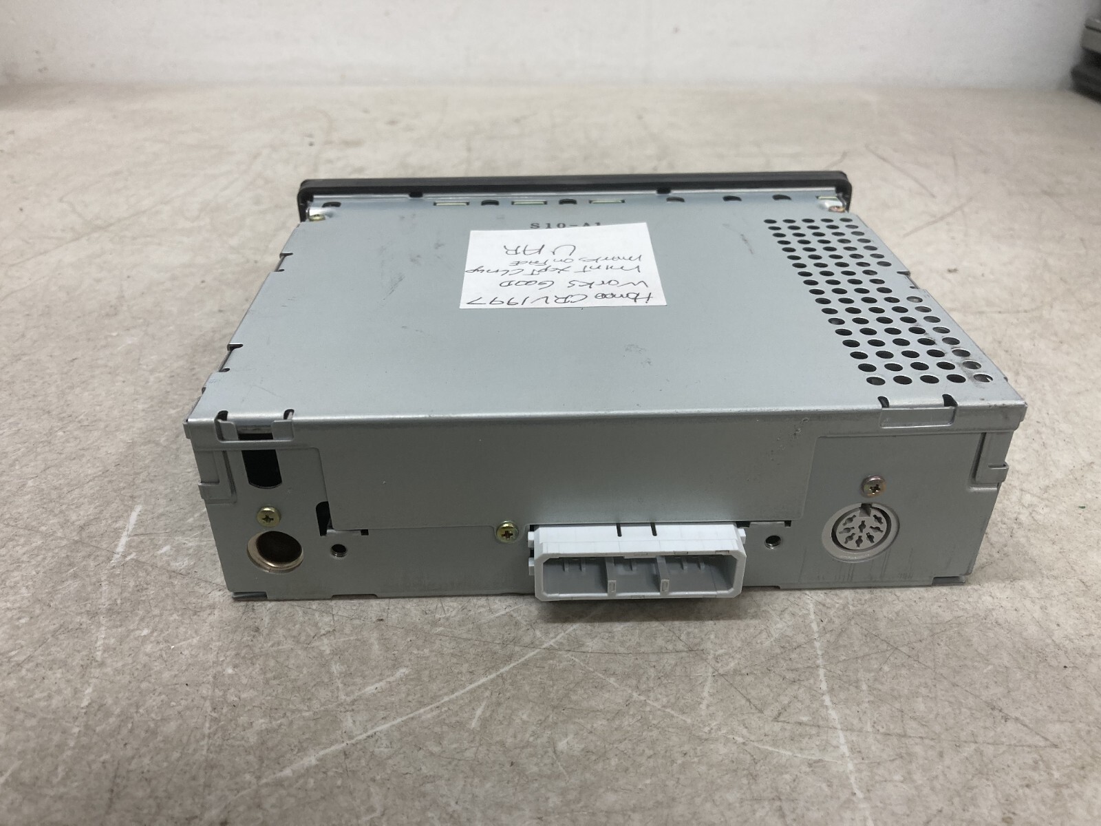 Honda crv CR-V AM FM Radio Stereo OEM 39100-S10-A110-M1