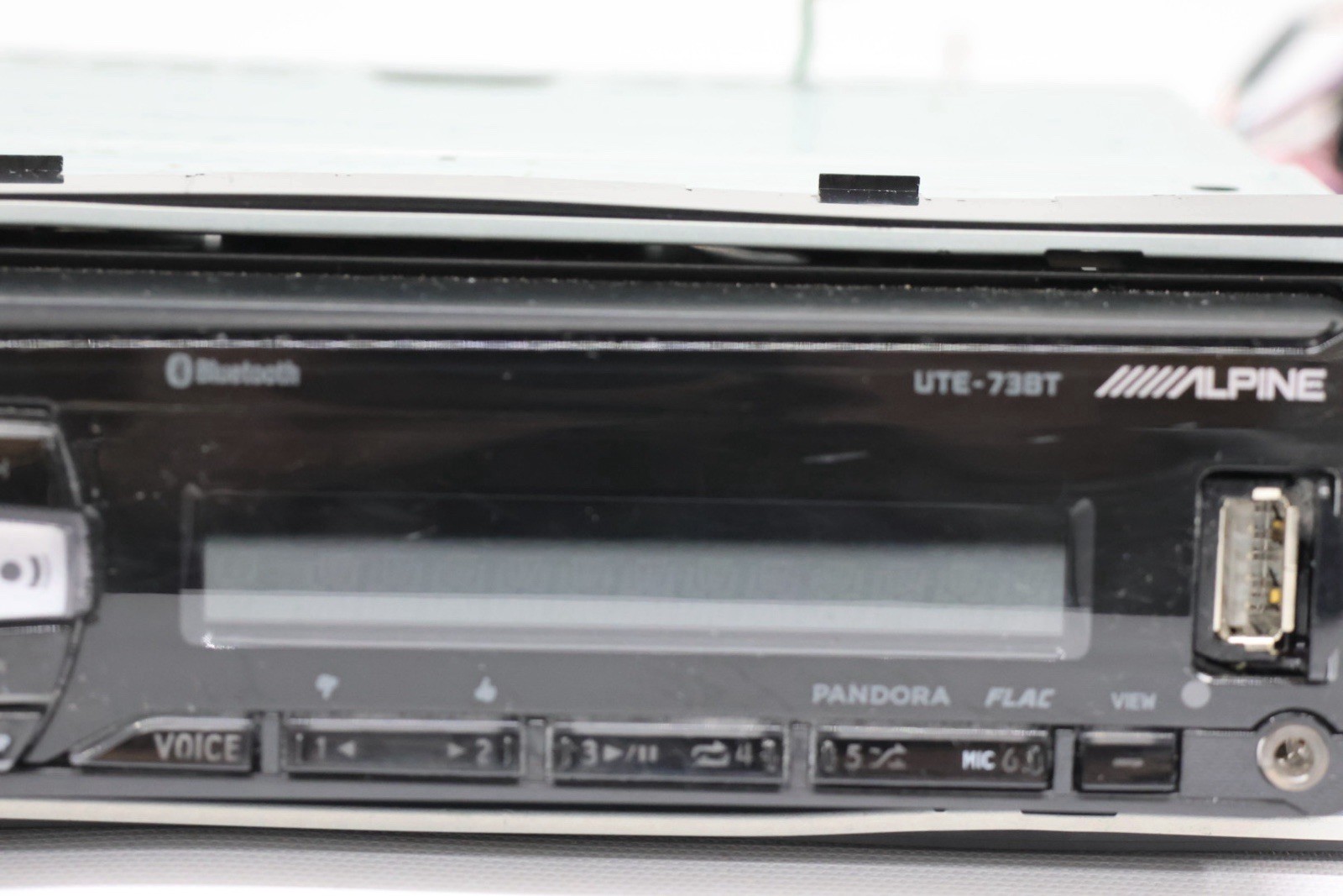 Alpine UTE-73BT Mech-Less Digital Media Receiver Head Unit Single-Din Radio