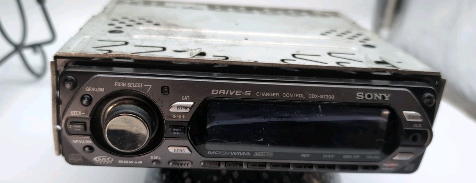 Sony AM/FM Automotive Compact Disc Player CDX – GT300 DRIVE S / See Description