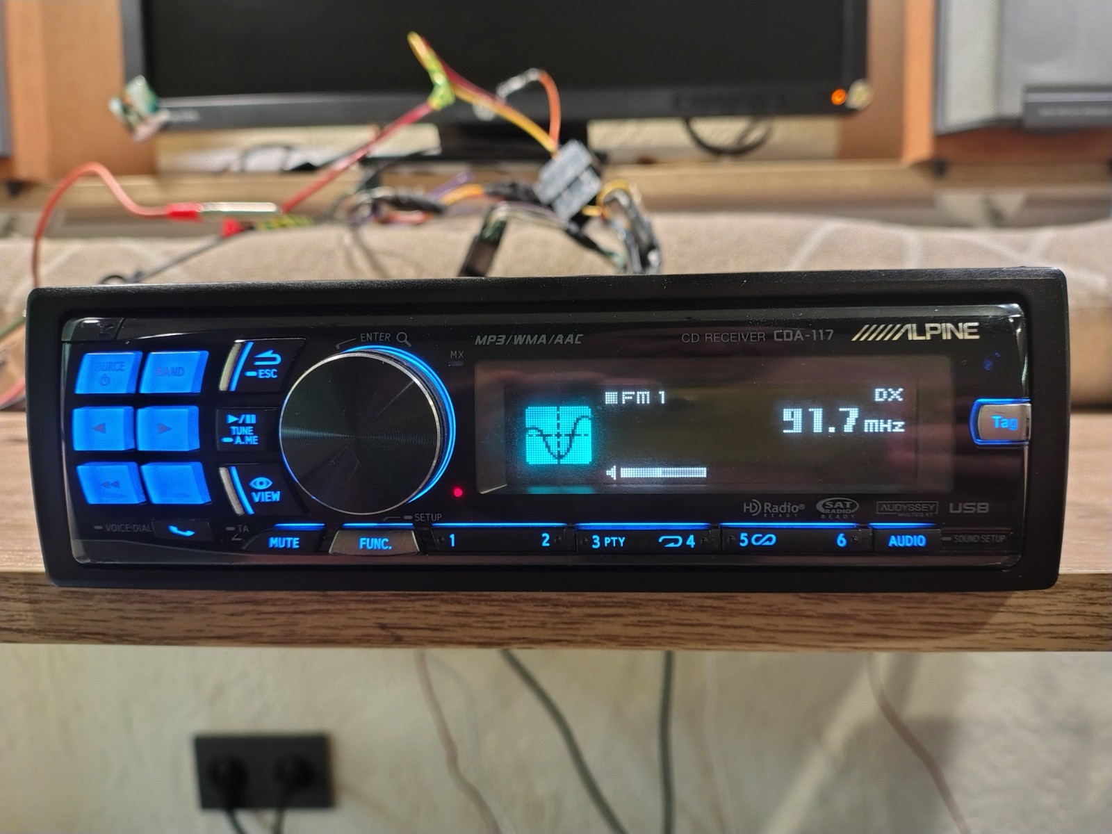 Alpine CDA-117 Car Stereo Mobile Media Station Fully Working Great Shape