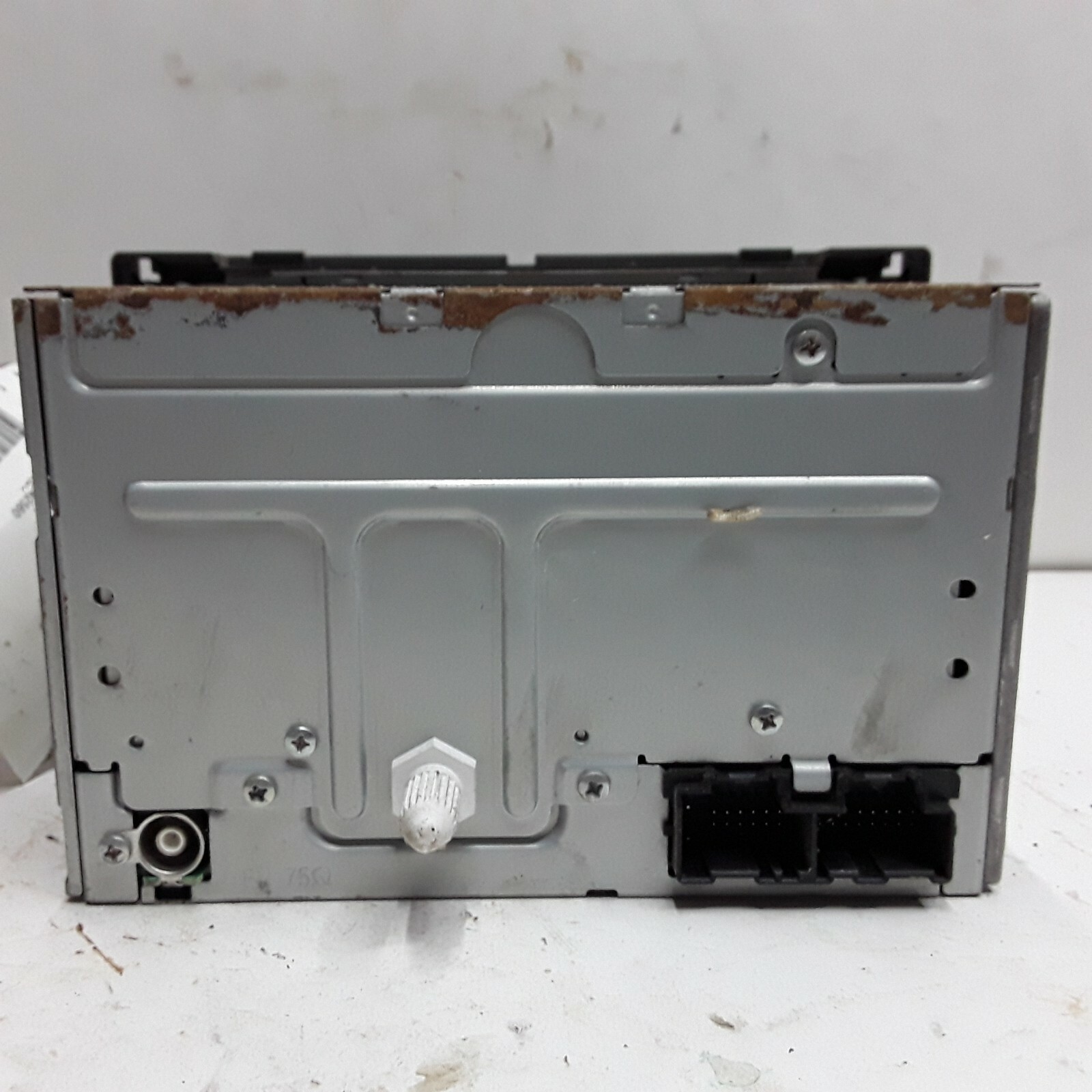 07 08 09 Saturn Aura AM FM CD radio receiver OEM 15948189