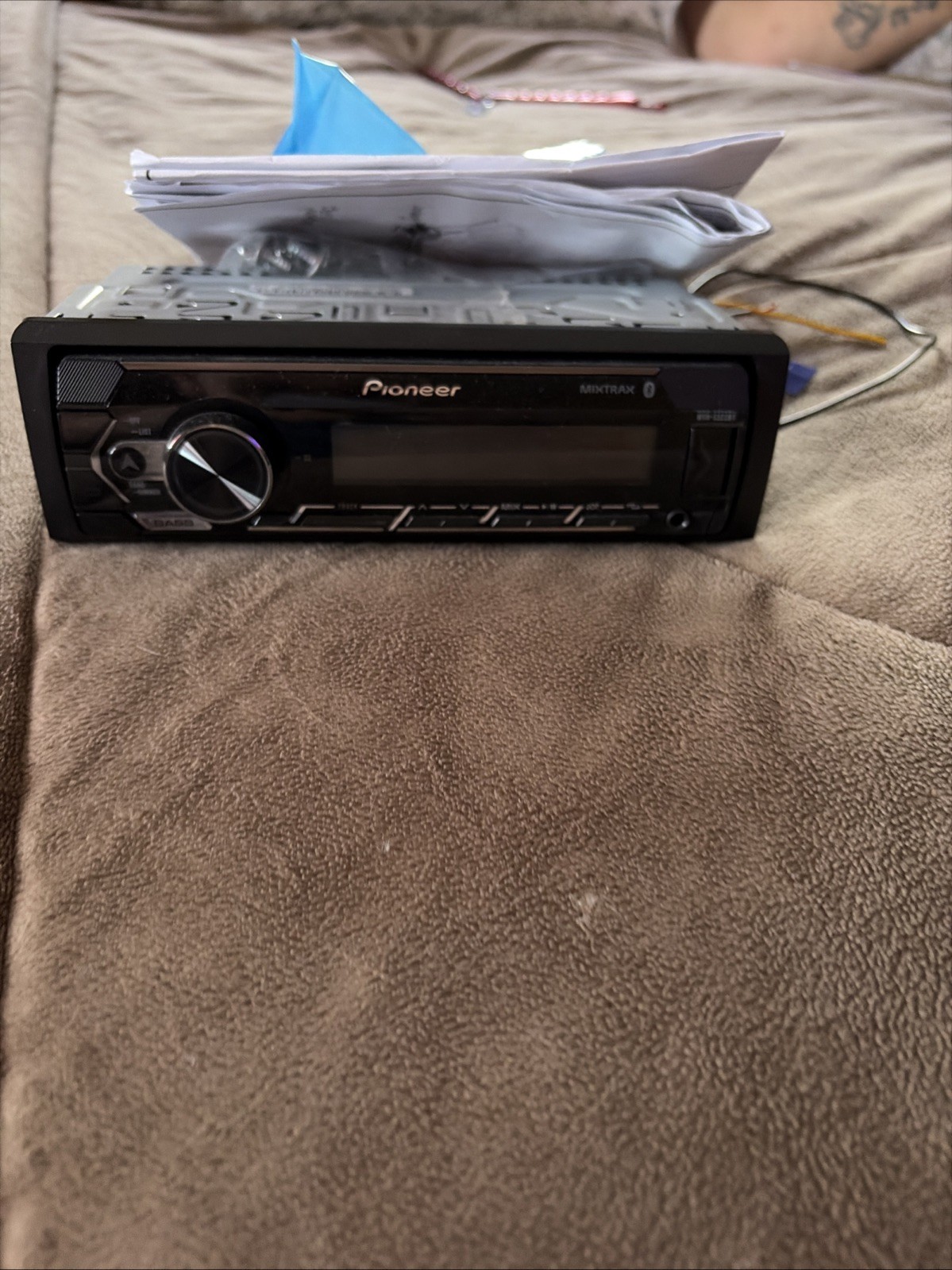 Pioneer DEH-S4200BT Single 1 DIN CD MP3 Player Bluetooth MIXTRAX USB AUX