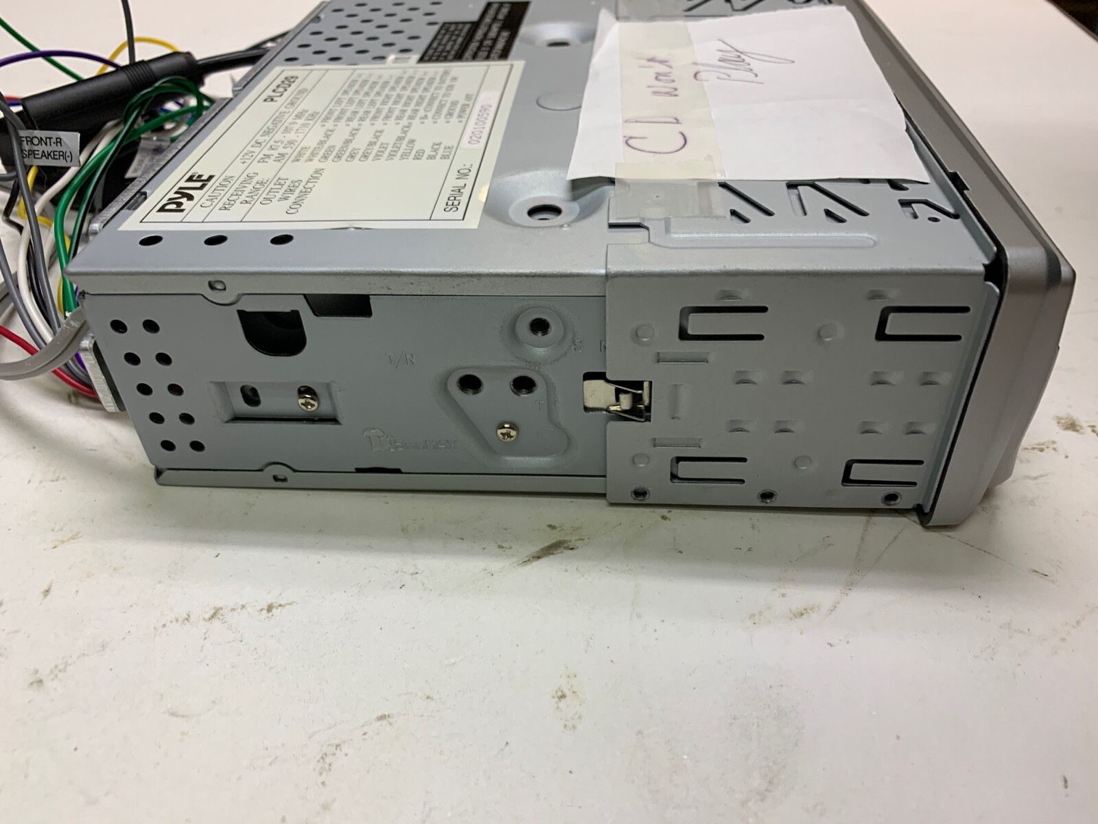 PYLE PLUS AM/FM MPX RADIO PLCD29 WITH DETACHABLE FACE CD PLAYER DOESN’T WORK