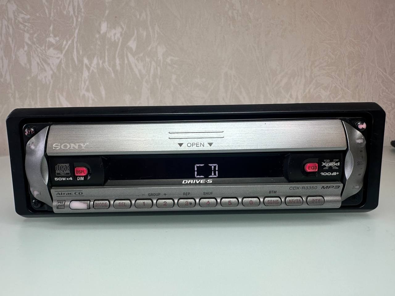 Sony CDX-R3350 Car CD/MP3 Player Detachable Face 50W x4 Tested Working
