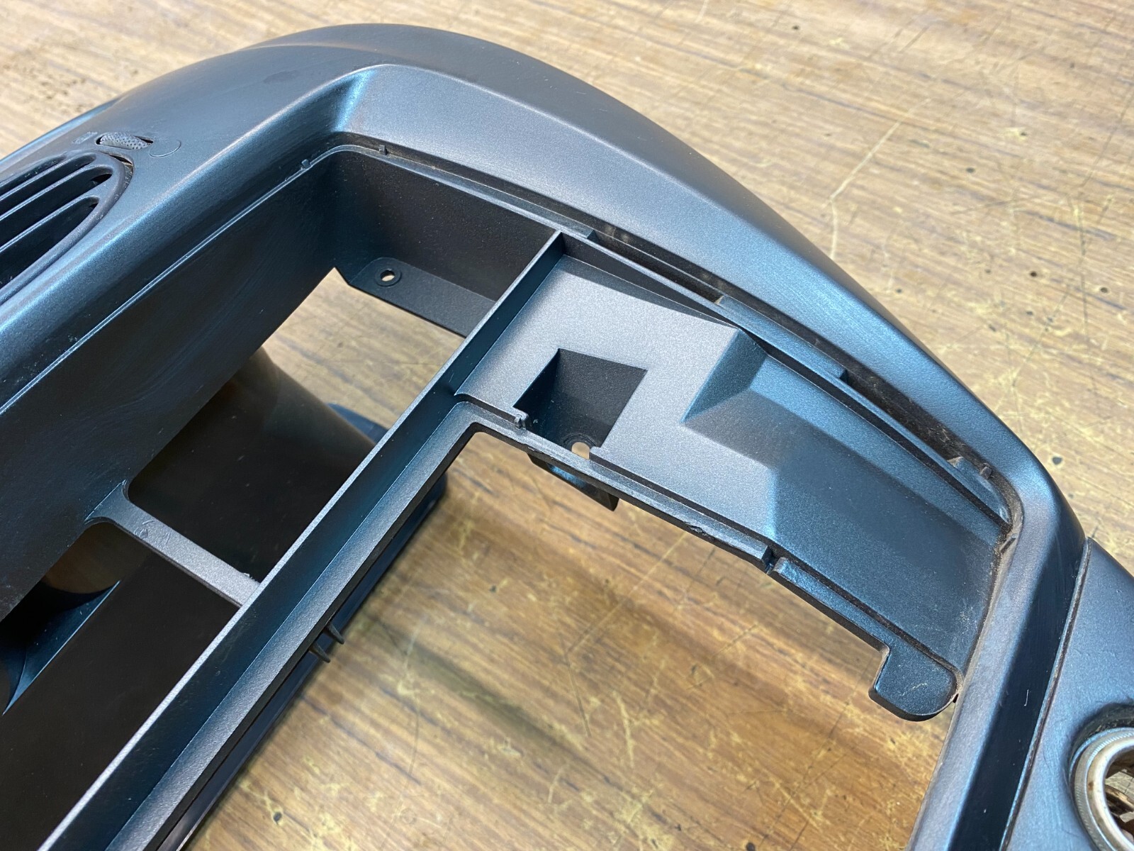Ford Falcon AU S2,S3 Dash A/C Stereo Control Surround