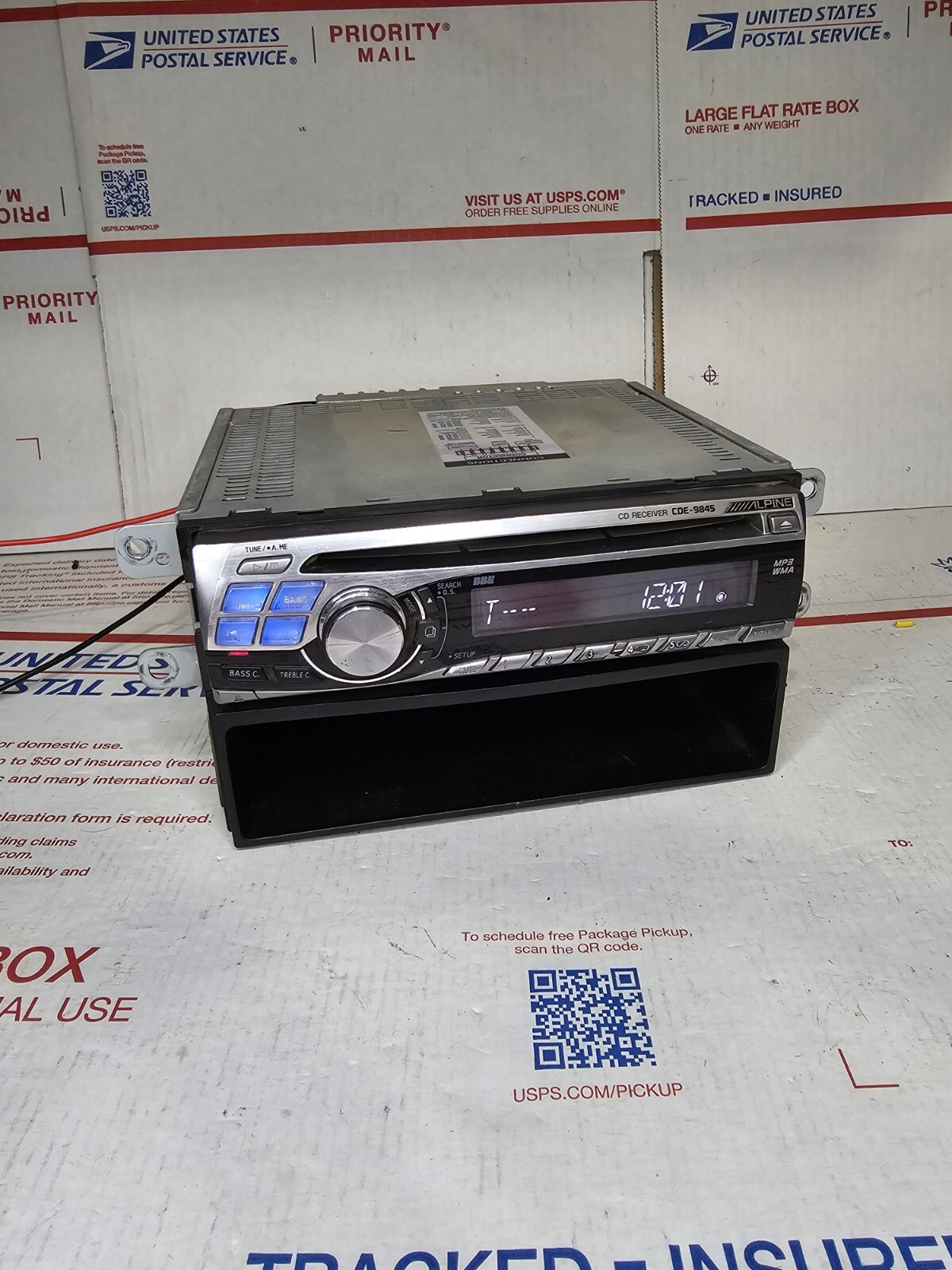 Alpine CDE-9845 Car audio Stereo CD Player MP3 radio