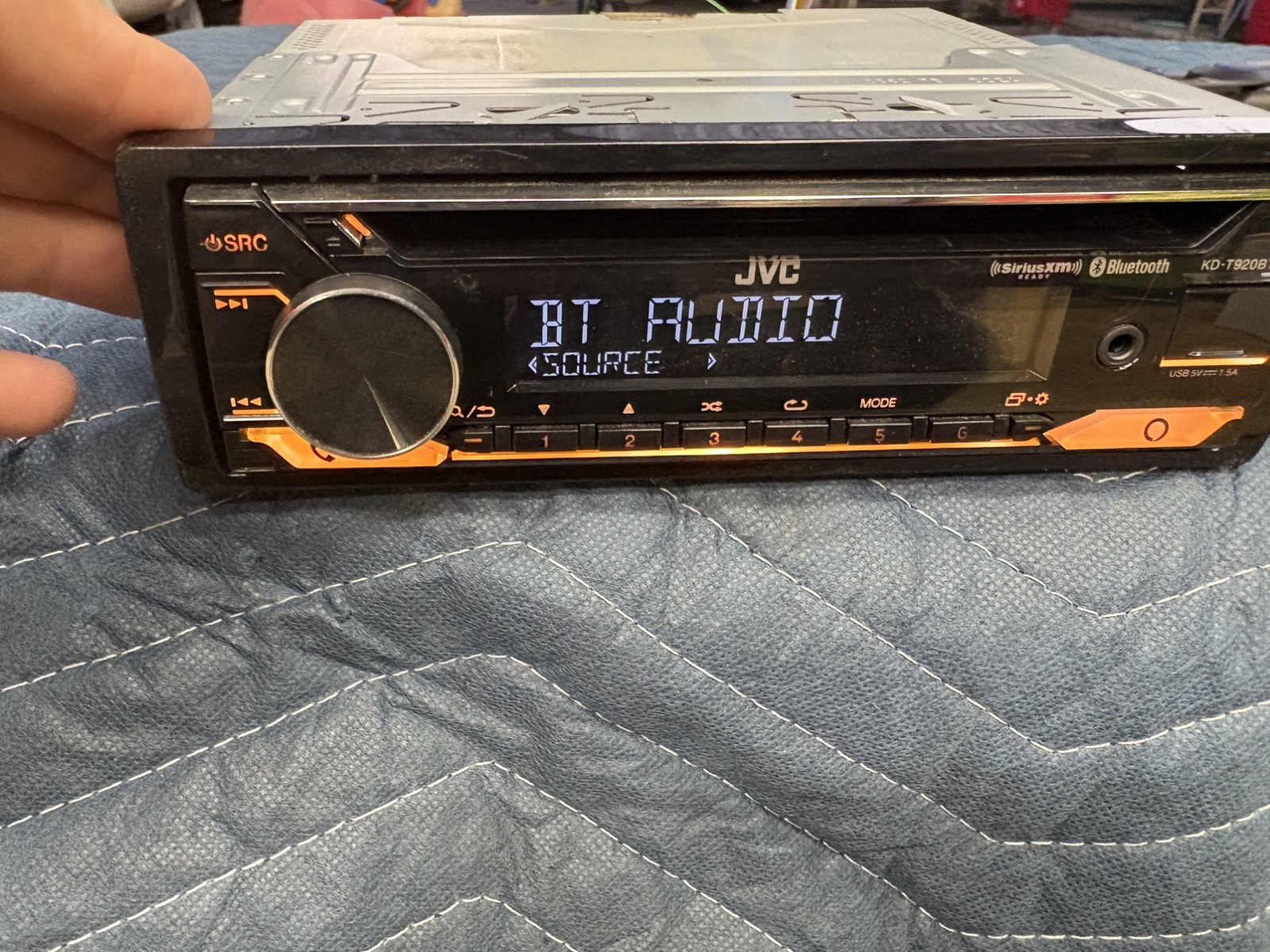 CLEAN JVC KD-T920BTS CD Receiver featuring Bluetooth® / Front USB