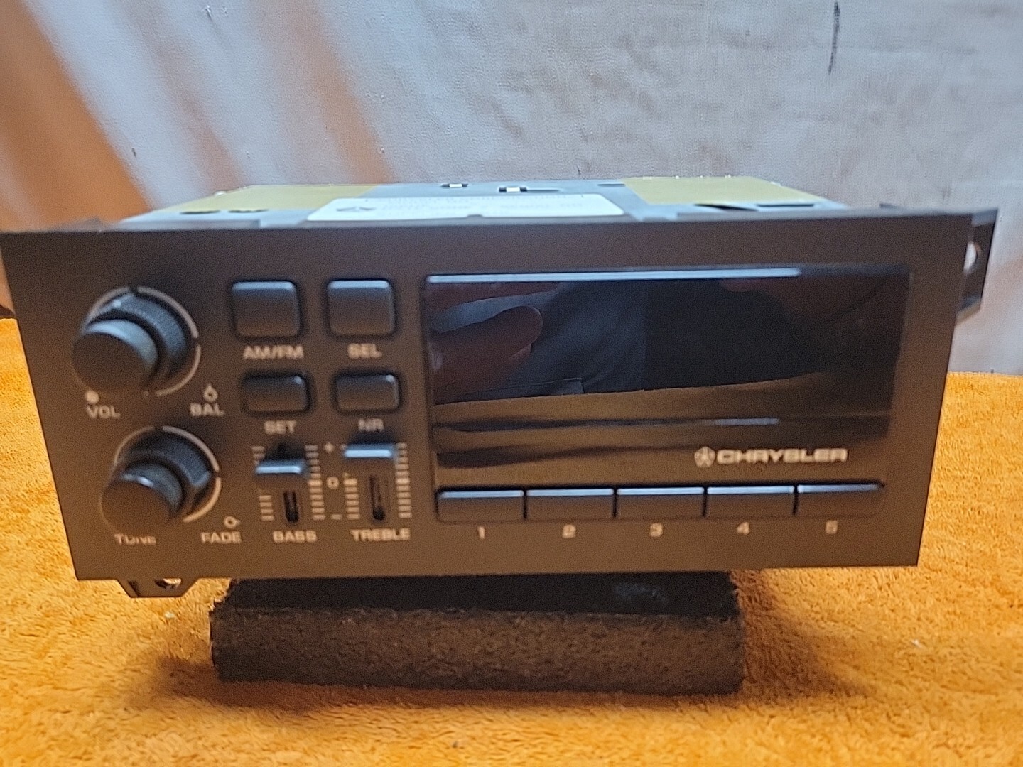B78•Chrysler Corporation OEM In Dash Unit Car AM-FM Stereo Audio Model #5269411