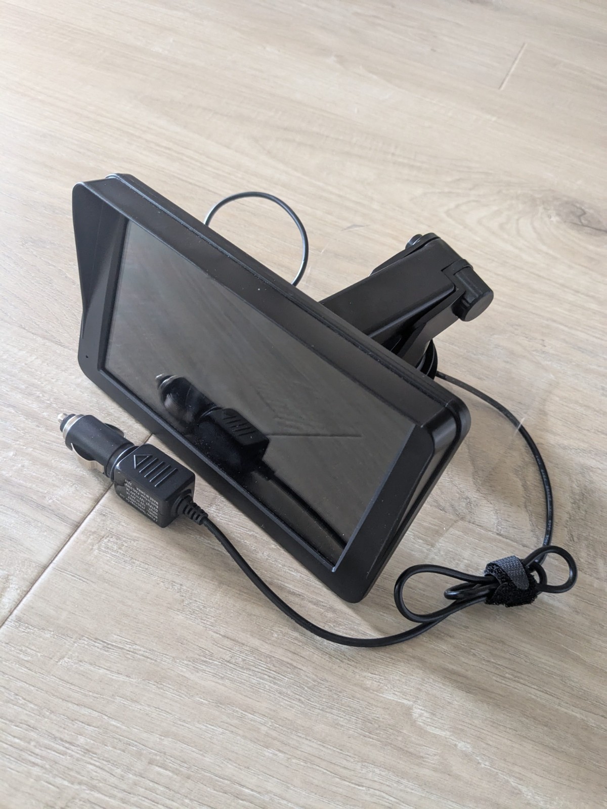 7-in Portable Car Player Wired+Wifi. Touch Screen. Android Or Apple Bluetooth.