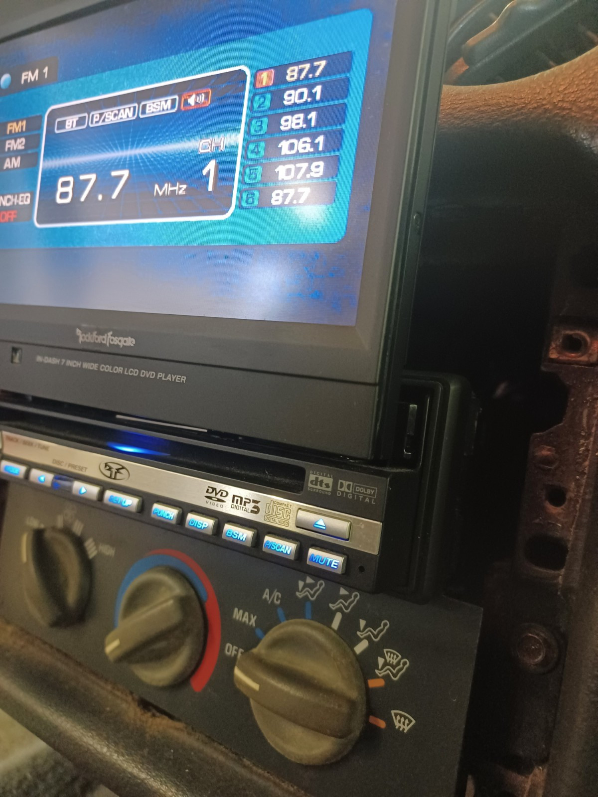 RARE OLD SCHOOL ROCKFORD FOSGATE RAVDVD2 7 INCH LCD CD/DVD PLAYER – READ DESCRIP