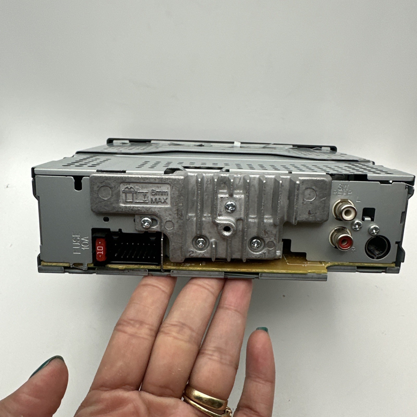 Kenwood KDC-MP205 Am fM CD 50 Watts Untested