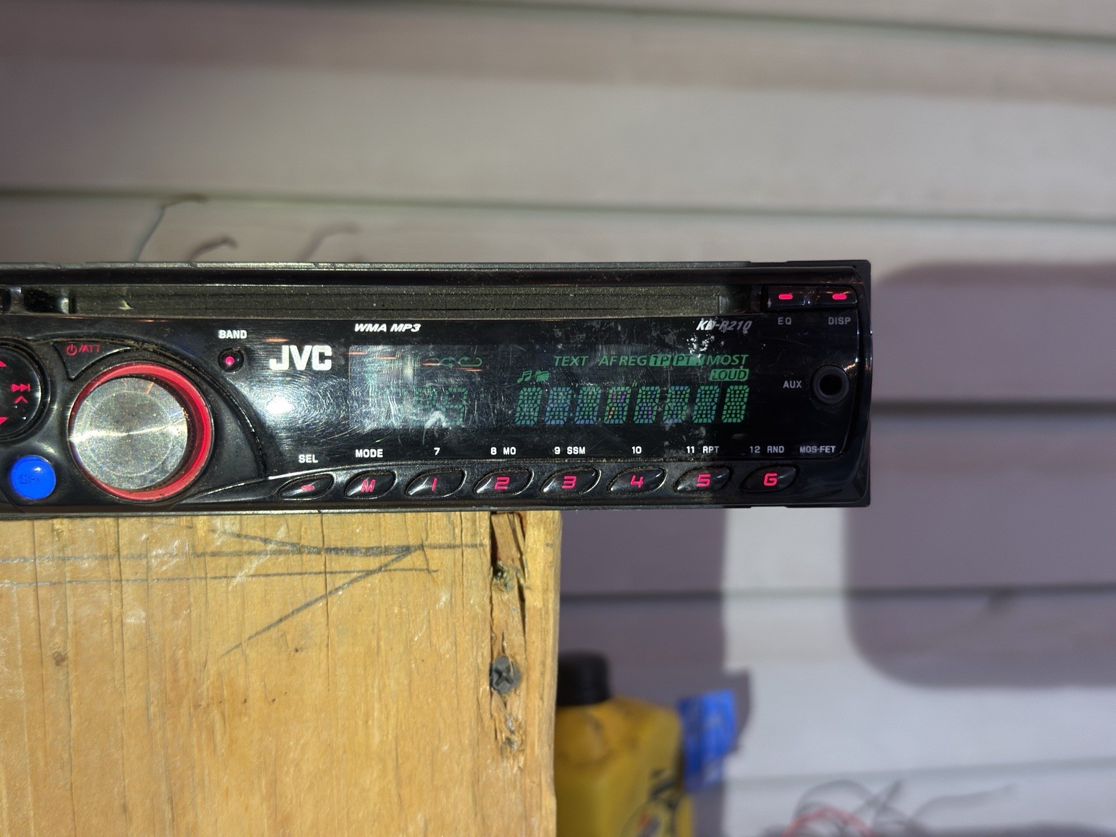 JVC KD-G140 CD Receiver 1 DIN Car Stereo WMA MP3 Aux Equalizer Detachable Face