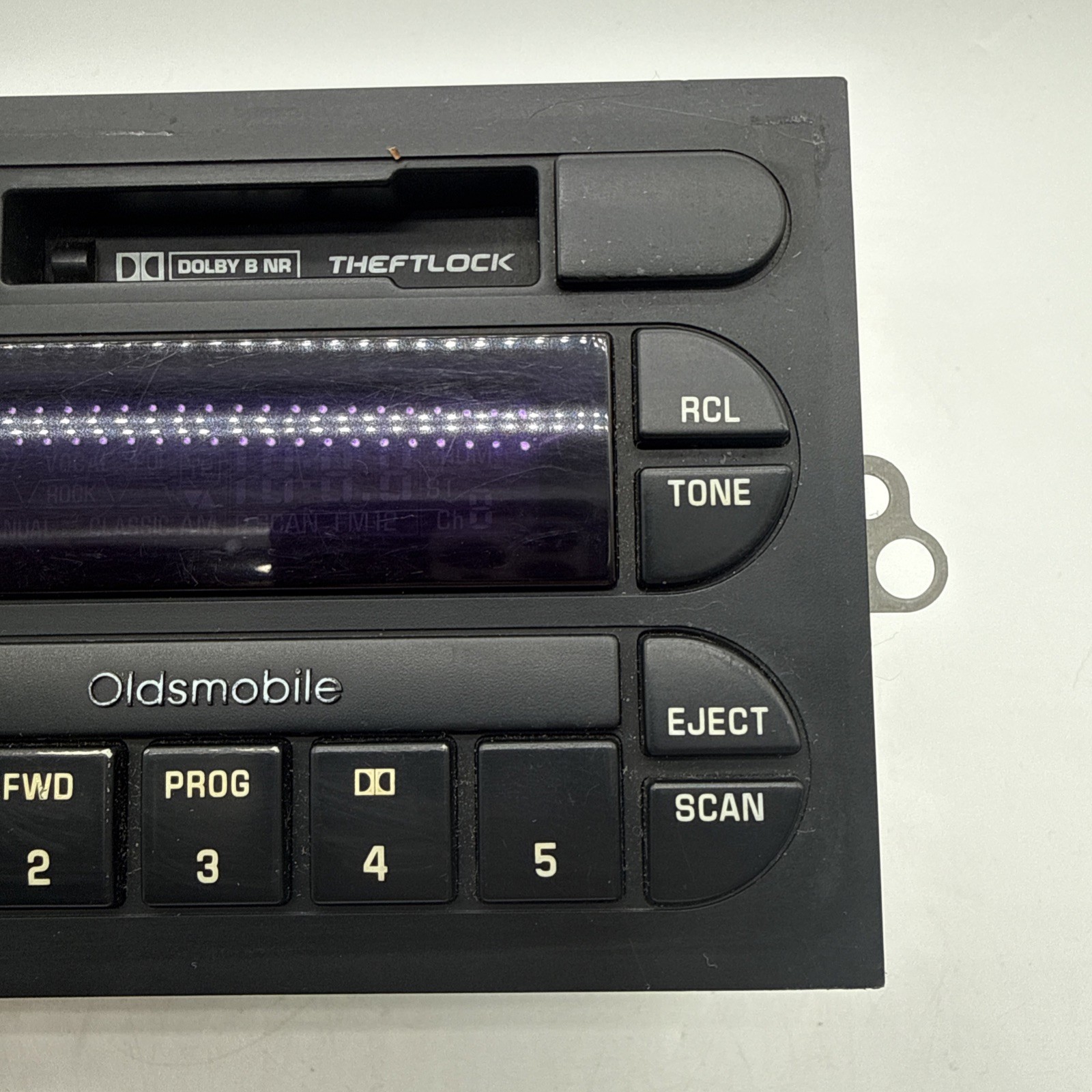 Oldsmobile Delco GM OEM Cassette player radio 95 96 97 98 99 16200753 Olds