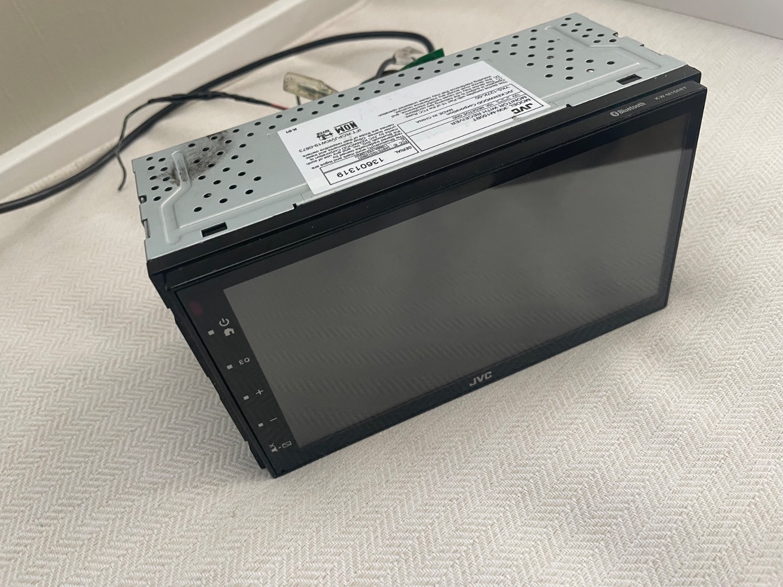 JVC KW-M150BT 6.8″ Touchscreen Digital Media Receiver