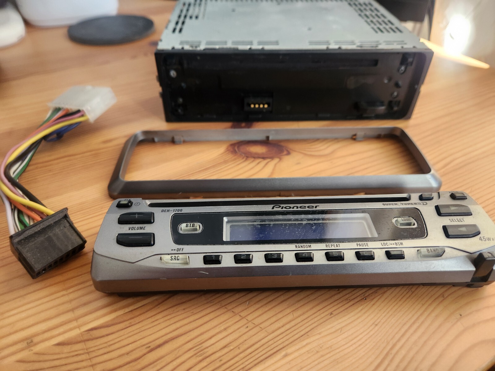 Used Pioneer DEH-1700 CD removable detachable face car stereo FREE SHIPPING