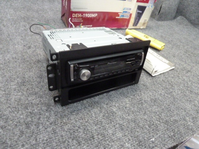 Pioneer DEH-1900MP CD Player In Dash Receiver