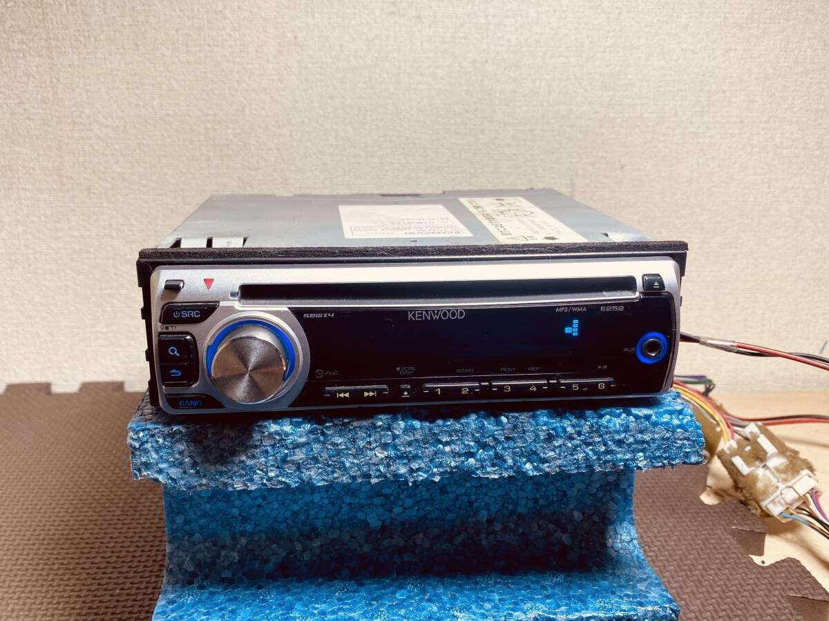 KENWOOD E252STN CD RECEIVER FM AM MP3 WMA 1DIN Silver MAX.50W x4 DC14.4V