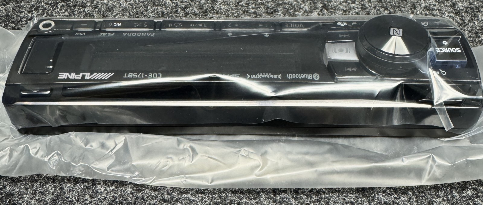 Alpine CDE-175BT BRAND NEW/EXTREMELY Hard to find, exactly as shown
