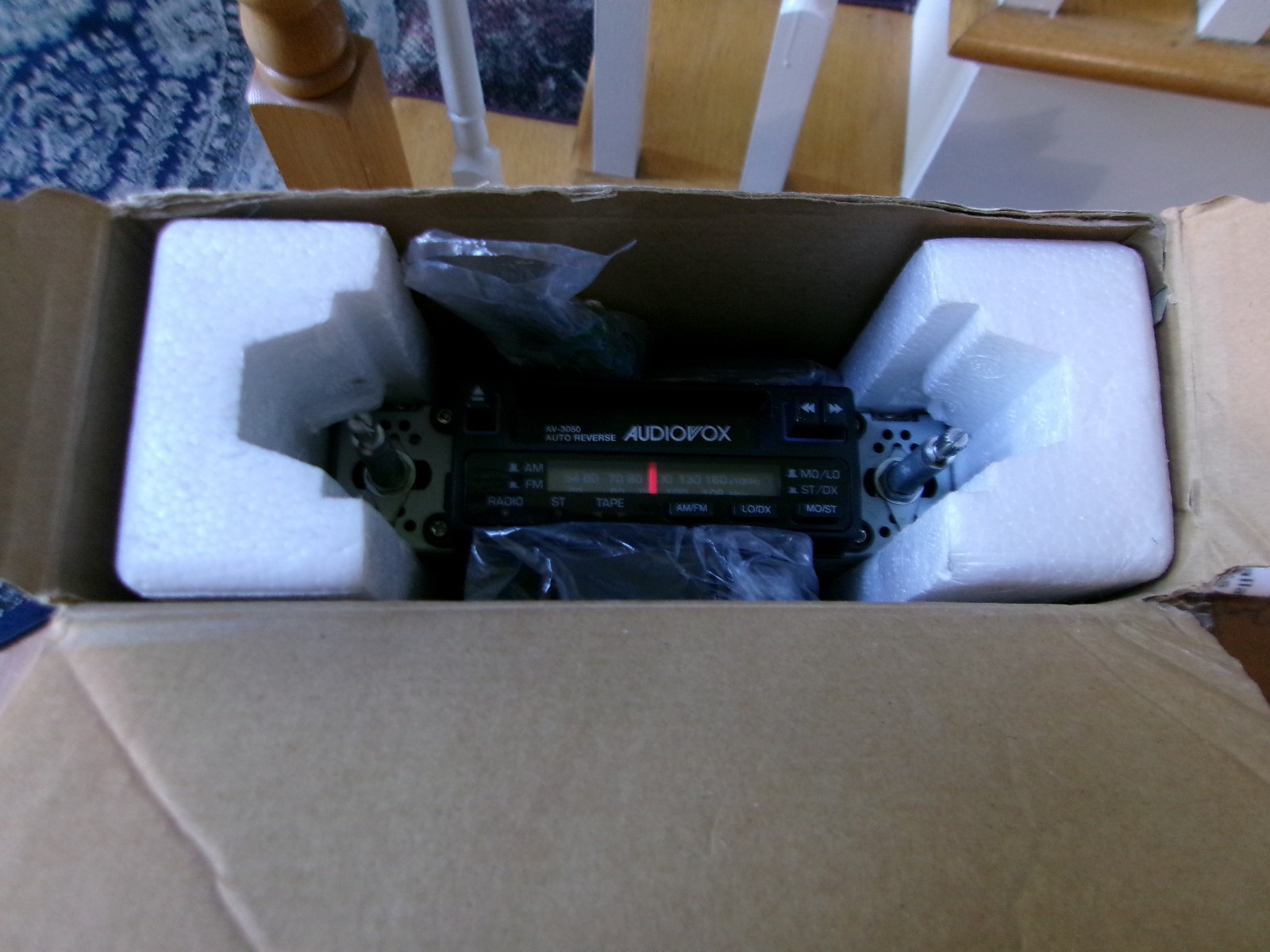 AUDIOVOX AV-3050 AM/FM MPX, AUTO-REVERSE CASETTE PLAYER WITH BOX