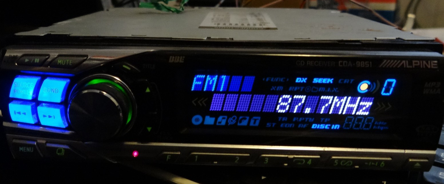Alpine CDA-9851 MP3/WMA/CD InDash Receiver 50Wx4 iPod Expandable XM SIRIUS Ready