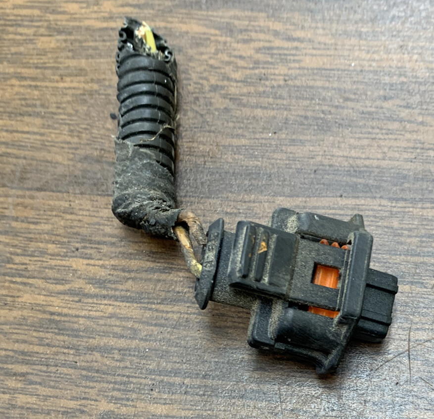 COOLENT TEMPUTURE SENSOR PLUG FOR CHEVROLET TRAVERSE