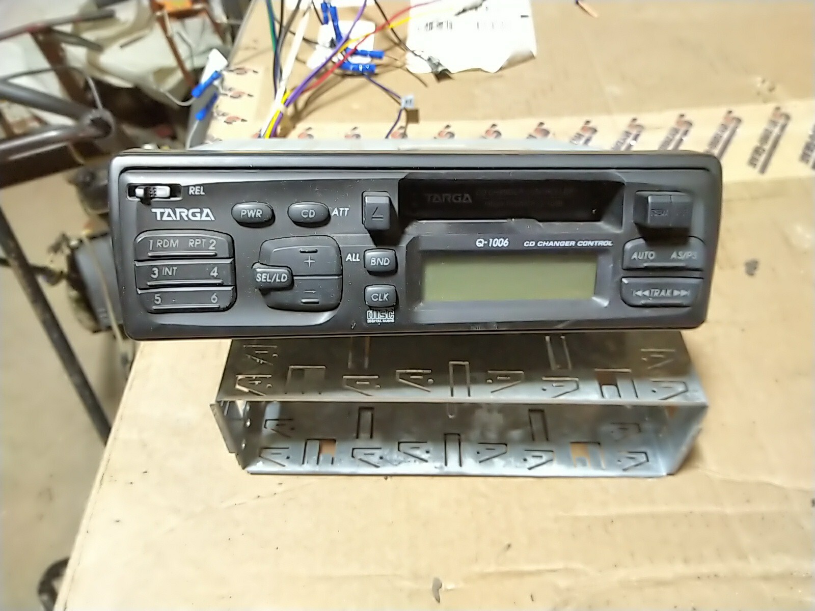 TARGA Q-1001 Car Stereo Cassette 25w x 4, CD Changer Controller