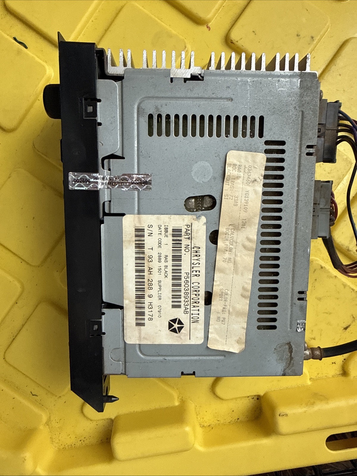TESTED 2001 Dodge Ram Van Radio Cassette Player P56038933AB RAS Black AM/FM