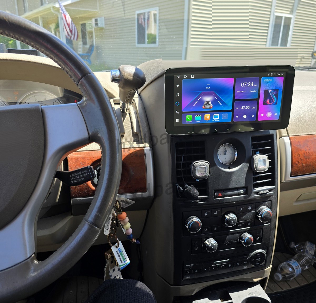 10.33″ Radio Stereo For 2007-2010 Chrysler Town & Country Carplay Android 14