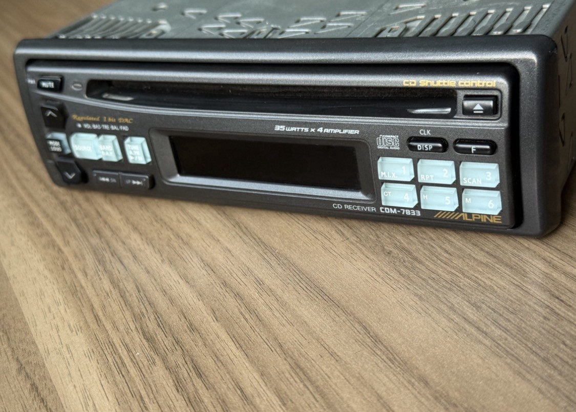 ALPINE CAR AUDIO STEREO IN DASH CD UNIT OLD SCHOOL CDM-7833 VINTAGE RARE! EQ
