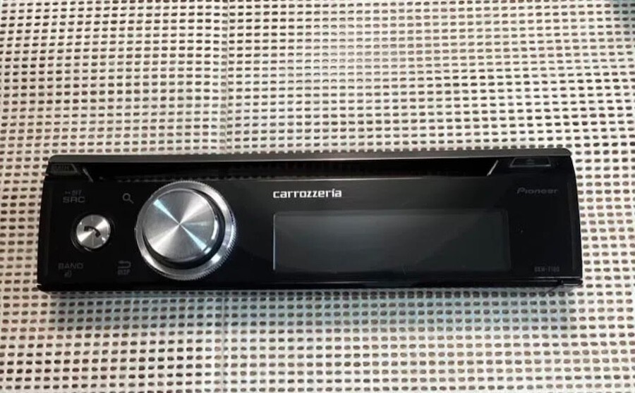 Pioneer Car Stereo Carrozzeria DEH-7100 CD / USB / iPod / Bluetooth Support