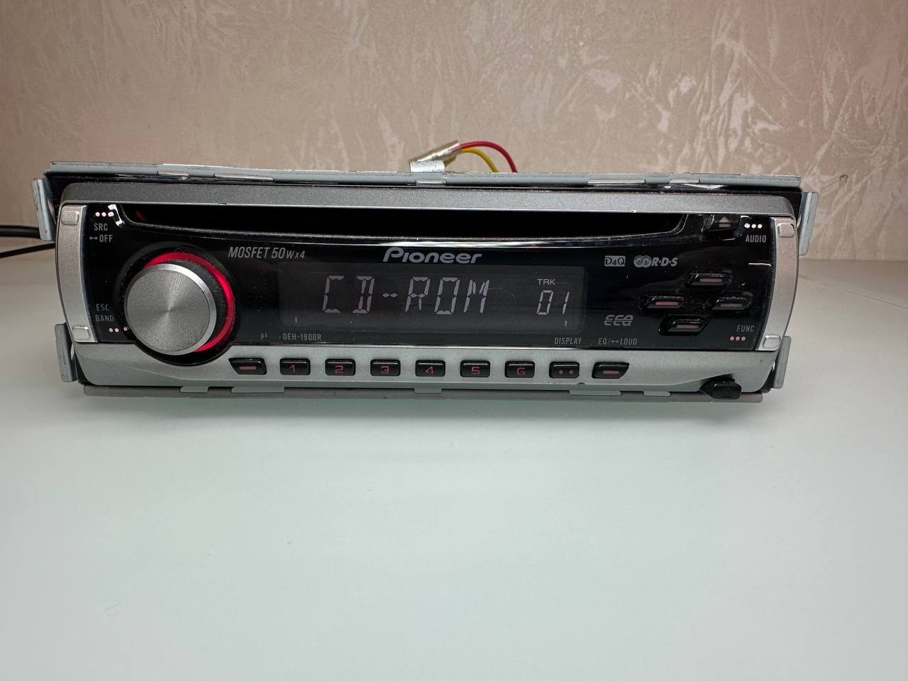 Pioneer DEH-1900R Car CD Player Stereo Detachable Face MOSFET 50Wx4 Tested