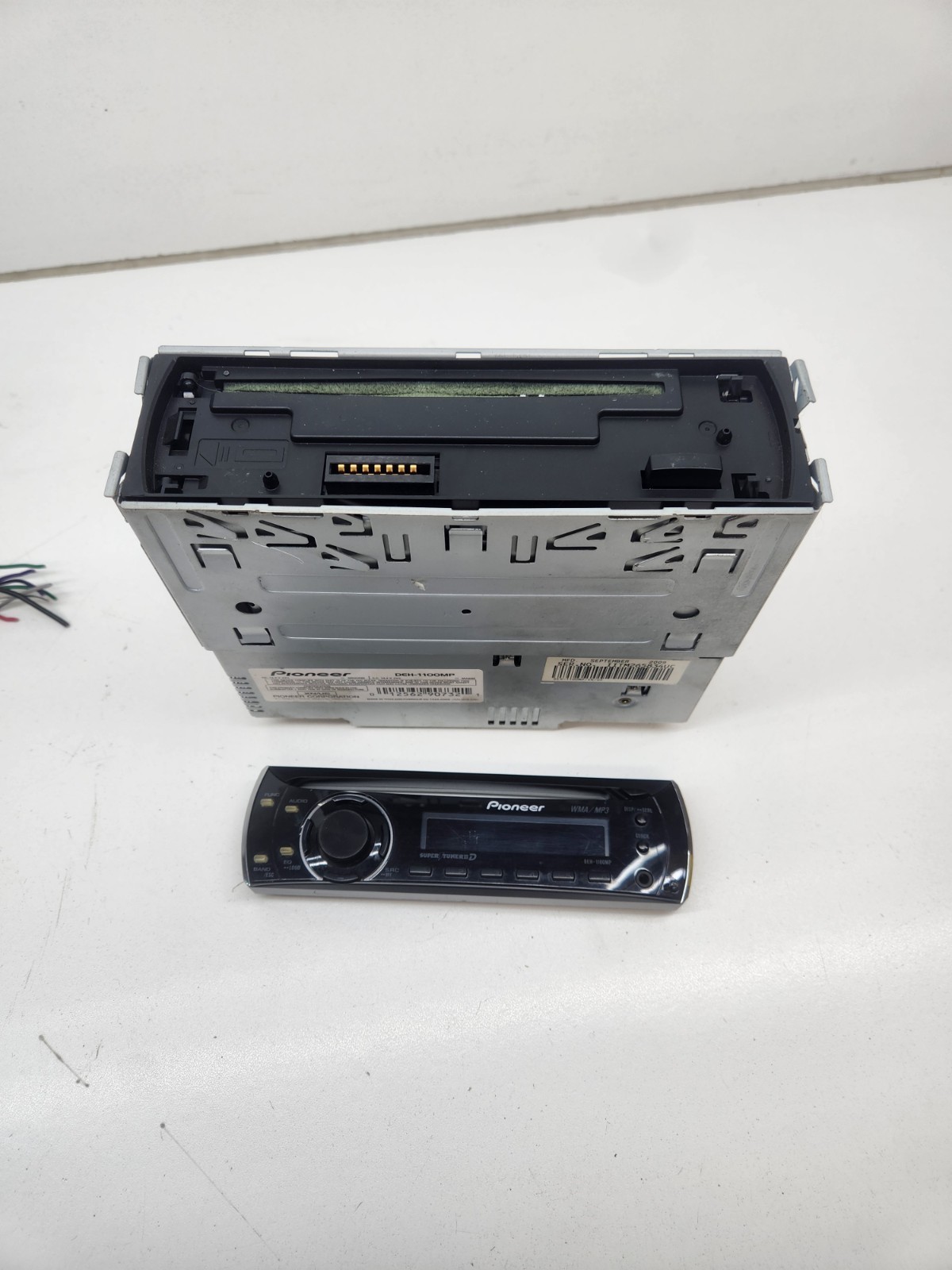 Pioneer Super Tuner DEH-1100MP CD Player WMA MP3 Aux In Car Stereo Radio Single