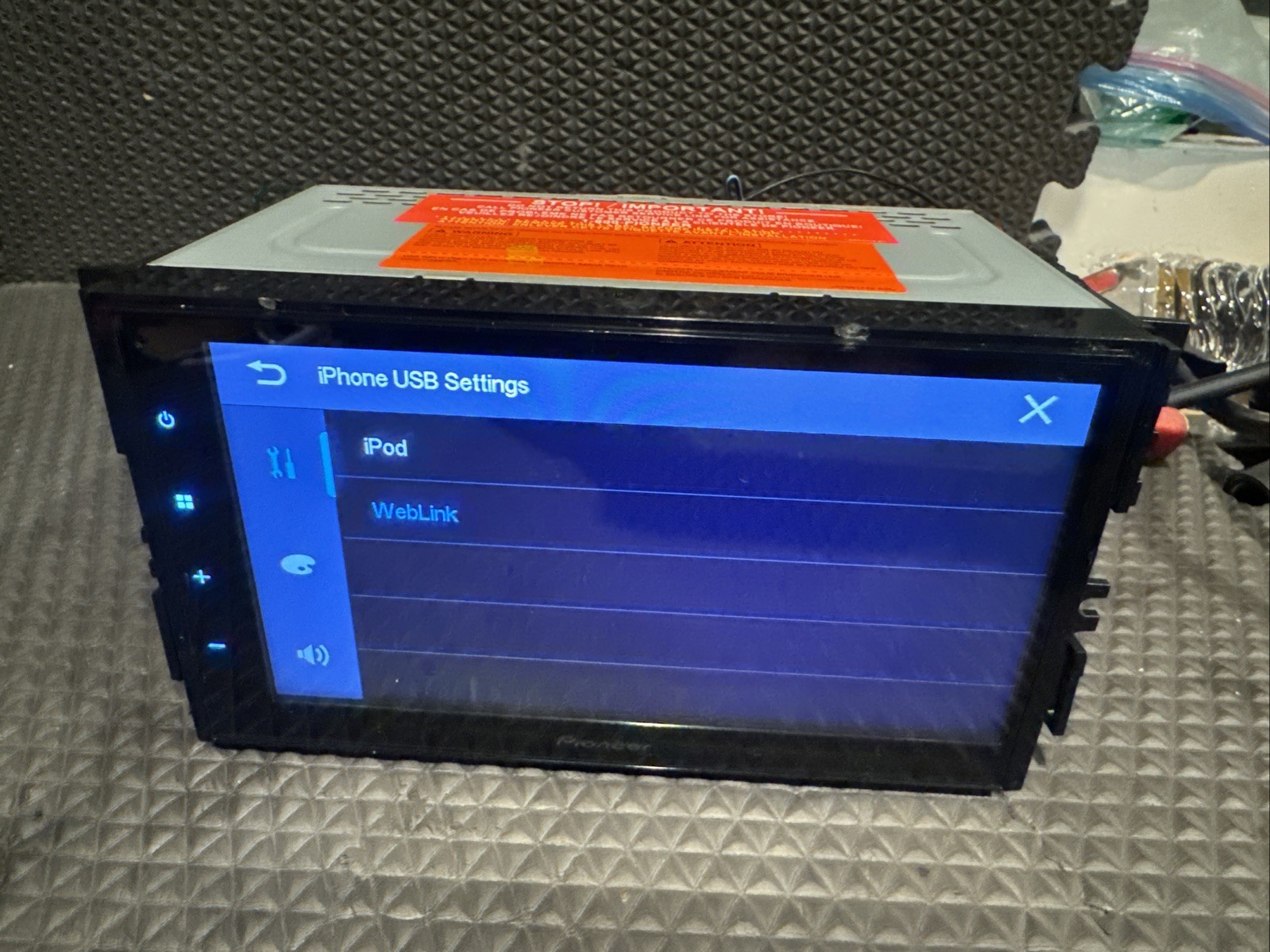 Pioneer DMH-130BT Double-DIN Bluetooth 6.8″ Touchscreen Digital Media Receiver