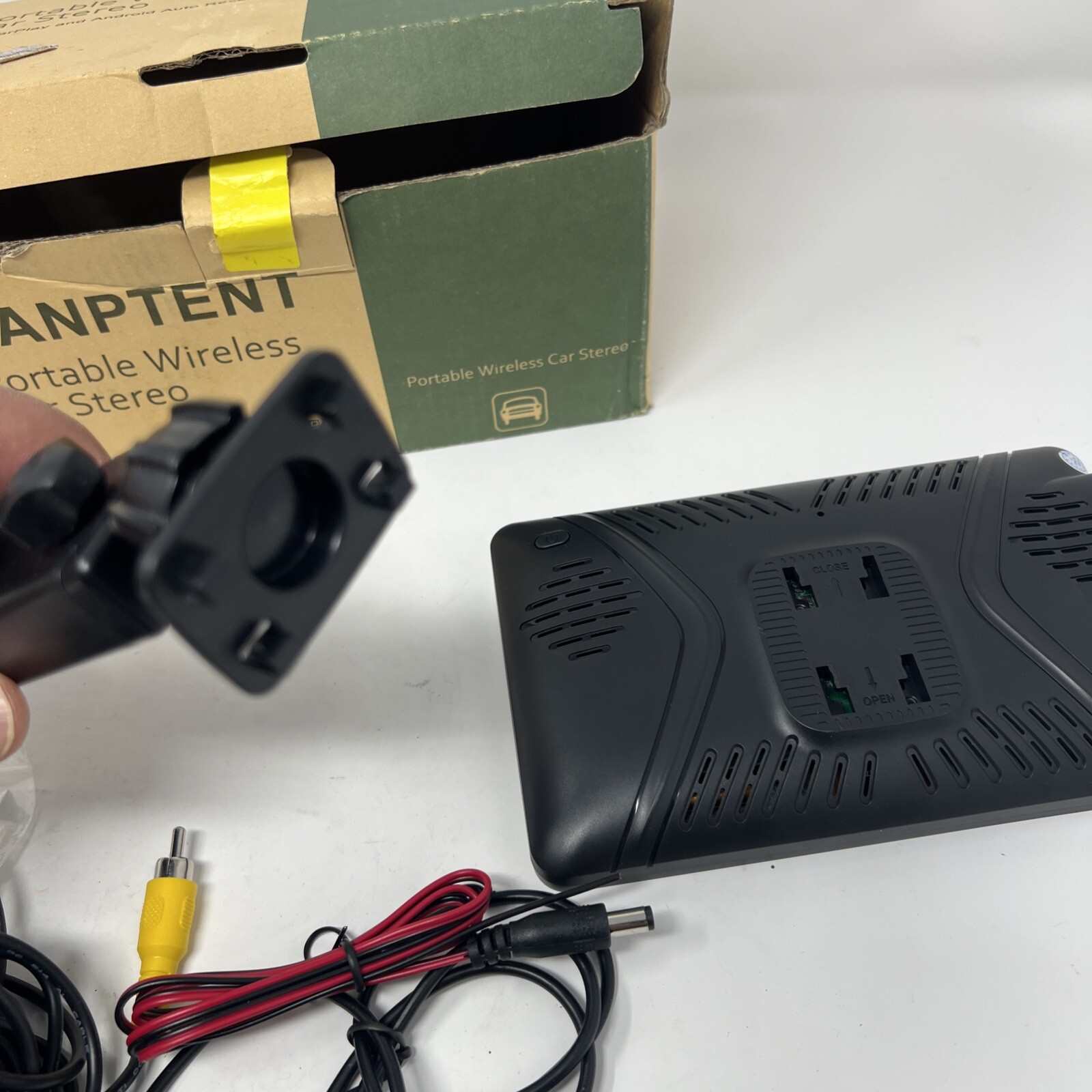 Sanptent Portable Wireless Car Stereo 7″ USB/AUX Input Easy Installation