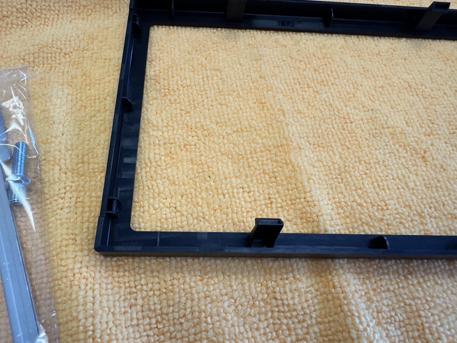Blaupunkt 6.8” Dakota BP800play Car Stereo Dbl DIN Cage Trim Ring & Removal Keys