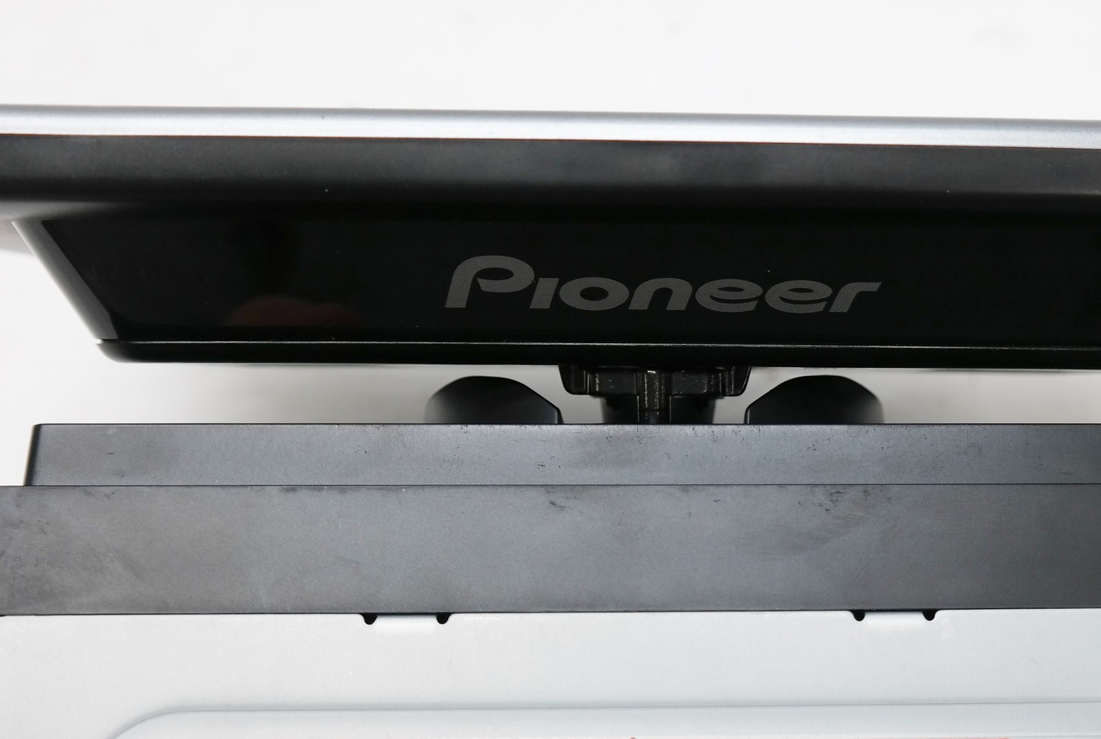 Pioneer DMH-T450EX 9” Touchscreen Digital Multimedia Receiver