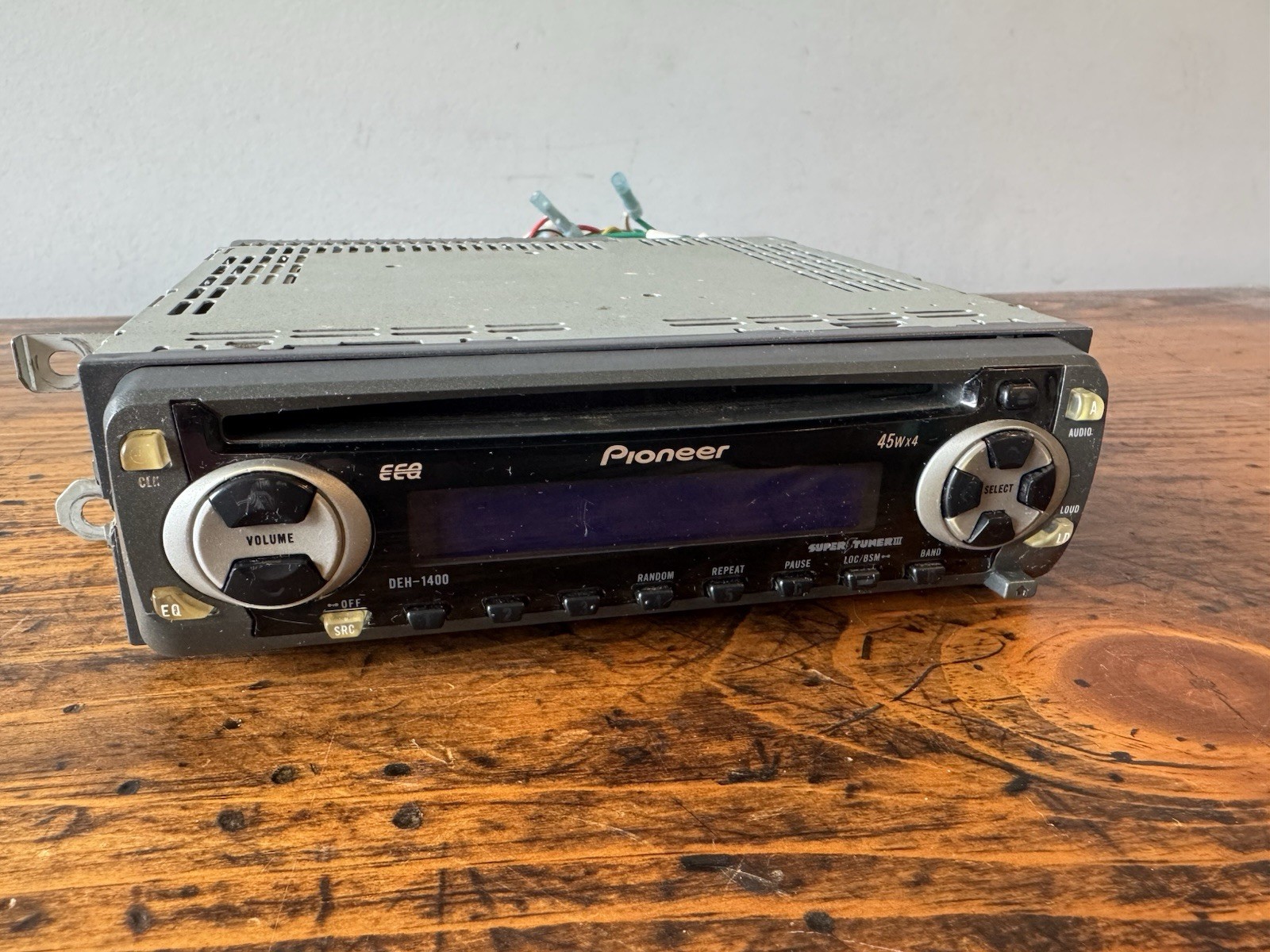 Pioneer DEH-1400 CD Player stereo