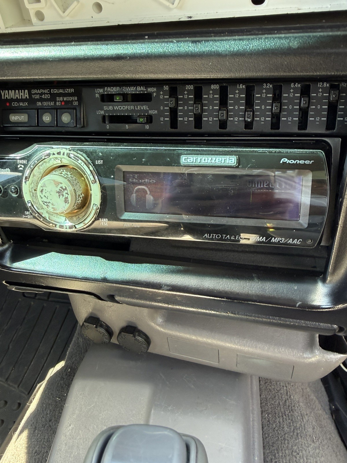 FOR PARTS or FIX. Pioneer DEH-P810 Carrozzeria CD player Bluetooth. NO RETURN