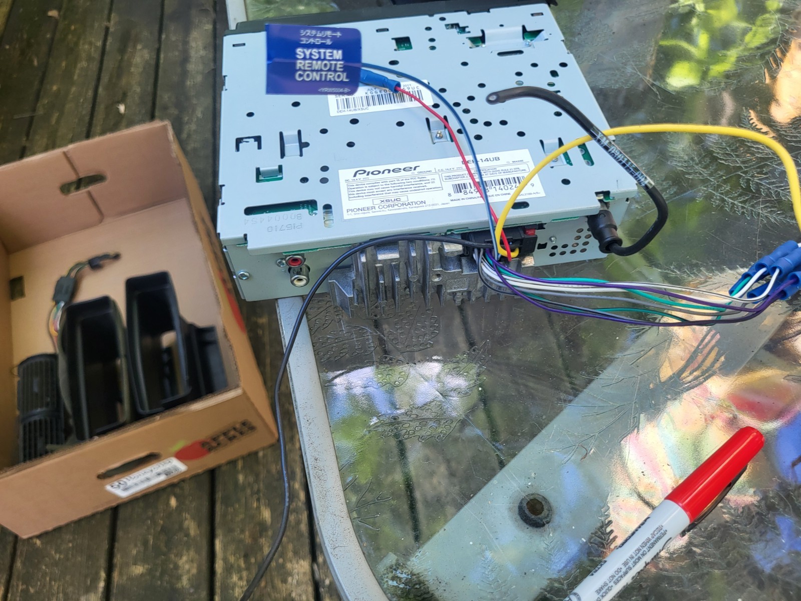 Pioneer DEH-14UB Radio Not Tested no remote, no instructions