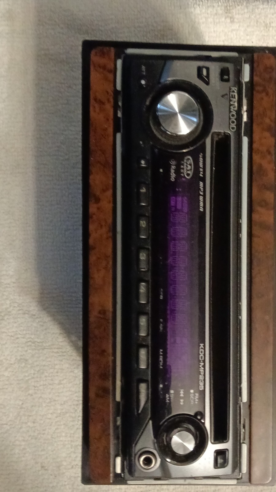 Kenwood KDC-MP235 1 DIN Car Radio Detachable Face Auxiliary Input