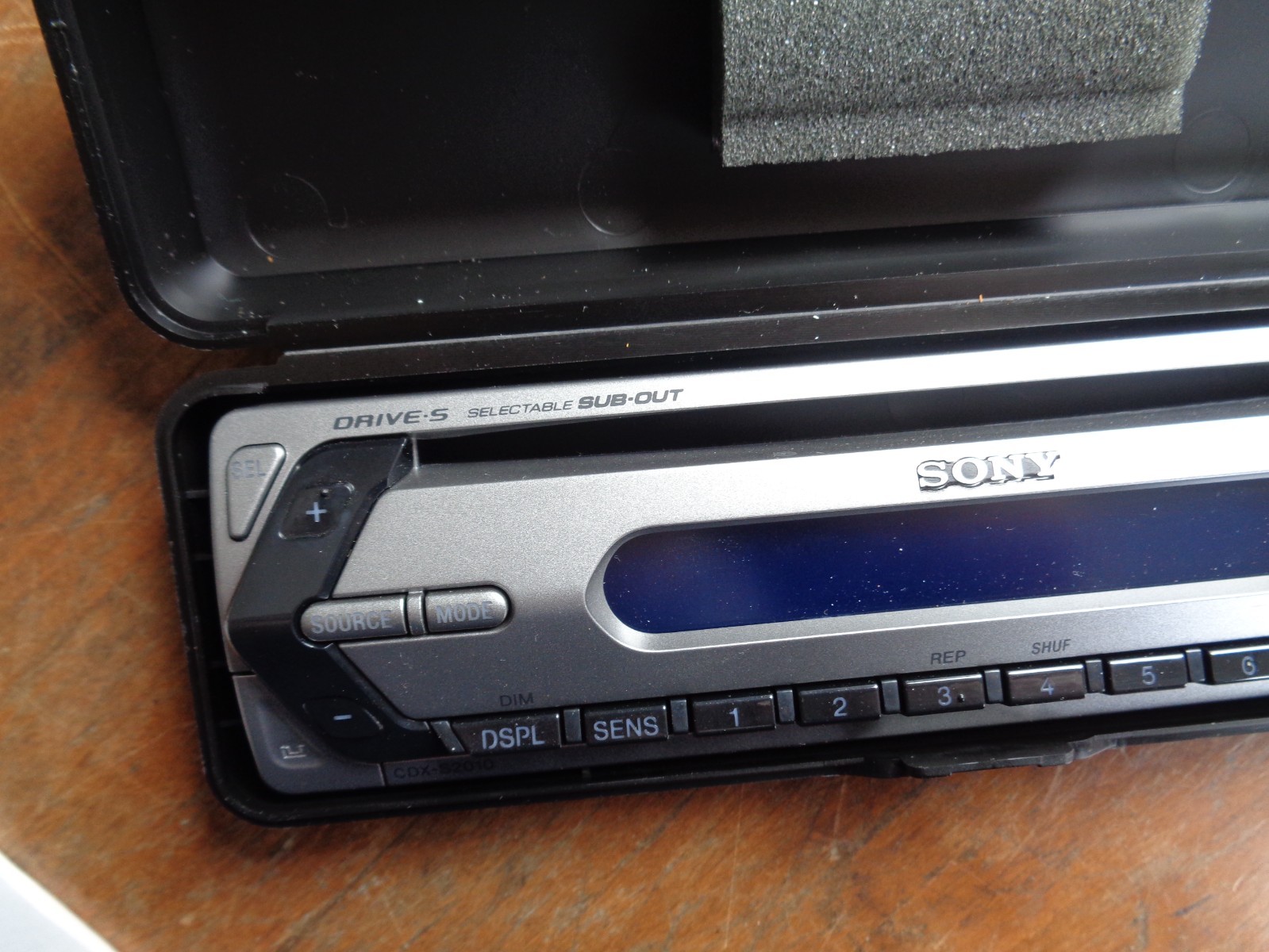 Sony Xplod CDX-S2010 Mp3 CD-R/RW FM/AM Compact Disc Player New 52Wx4 amplifier