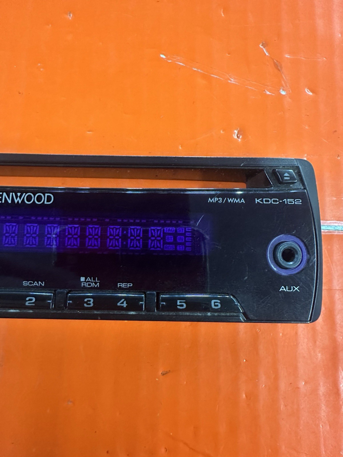 KDC-152 faceplate