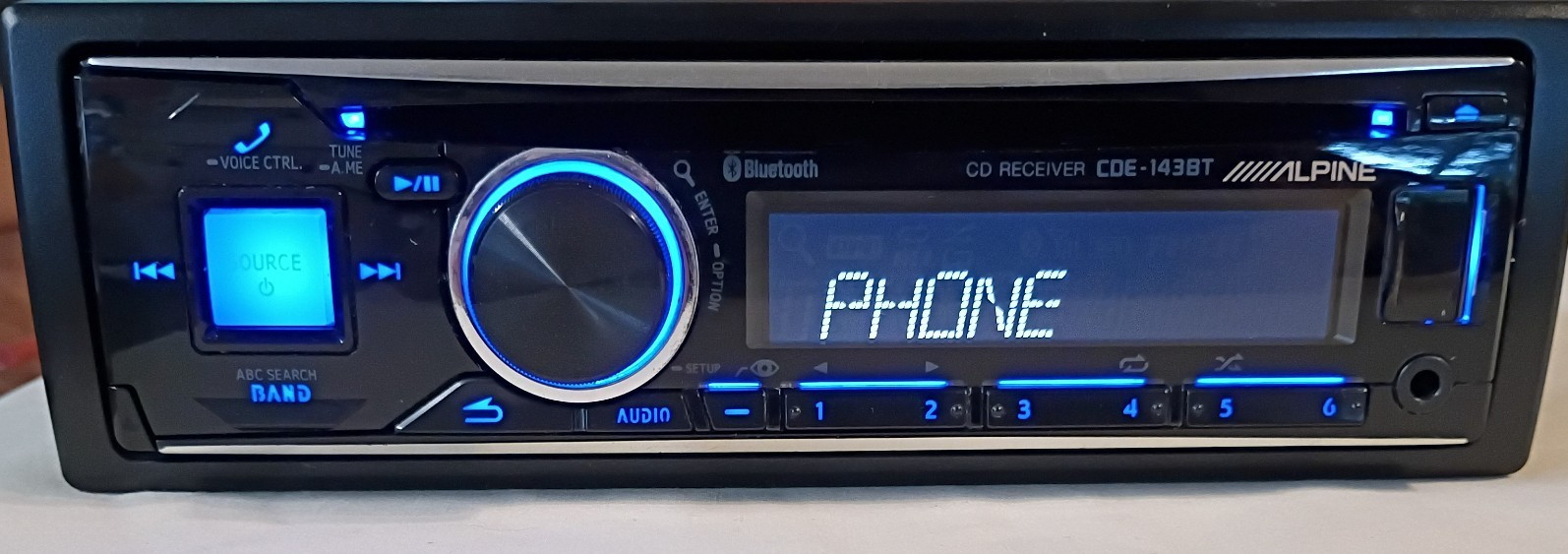 Alpine CDE-143BT CD Receiver Built-in Bluetooth AM/FM Tuner Car Radio Stereo