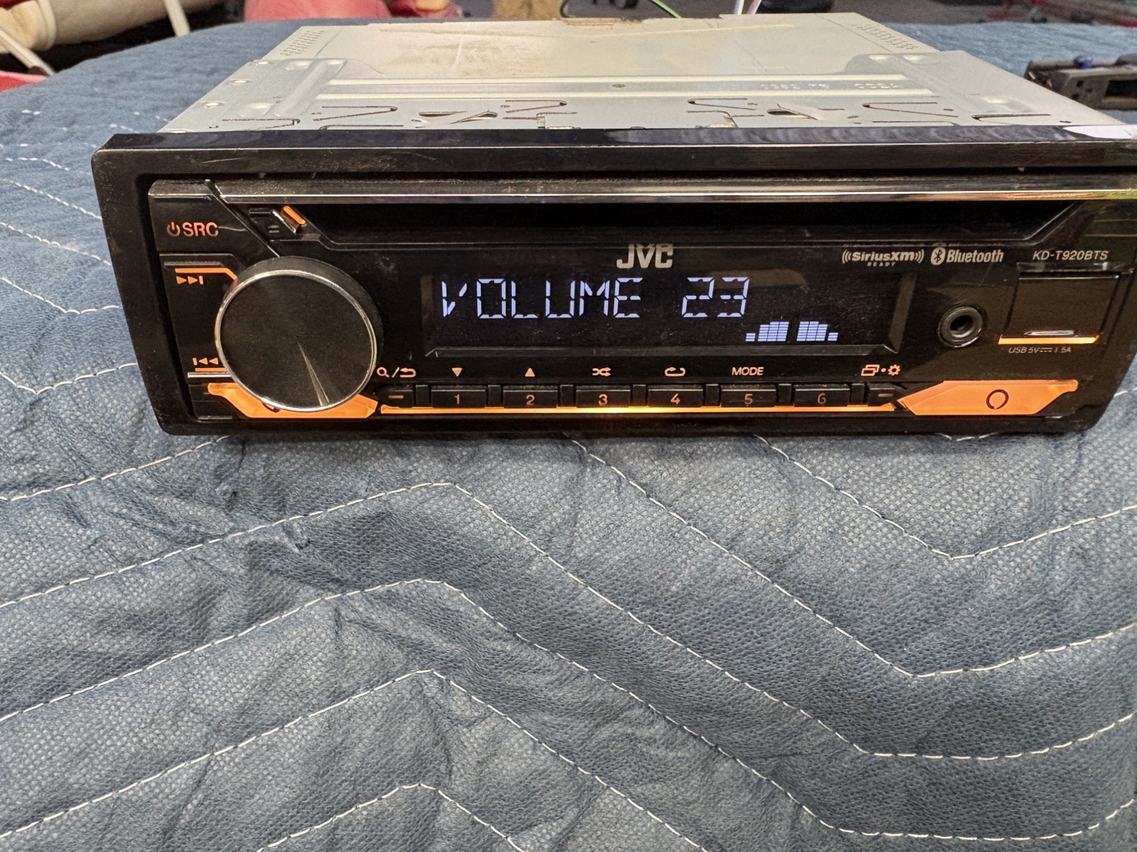 CLEAN JVC KD-T920BTS CD Receiver featuring Bluetooth® / Front USB