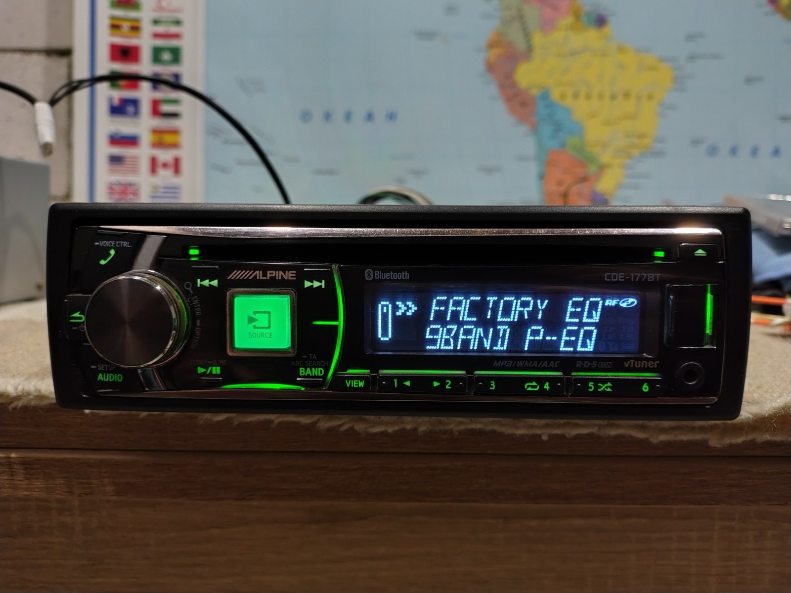 Alpine CDE-177BT Car Stereo CD Media Receiver Fully Working Great Shape